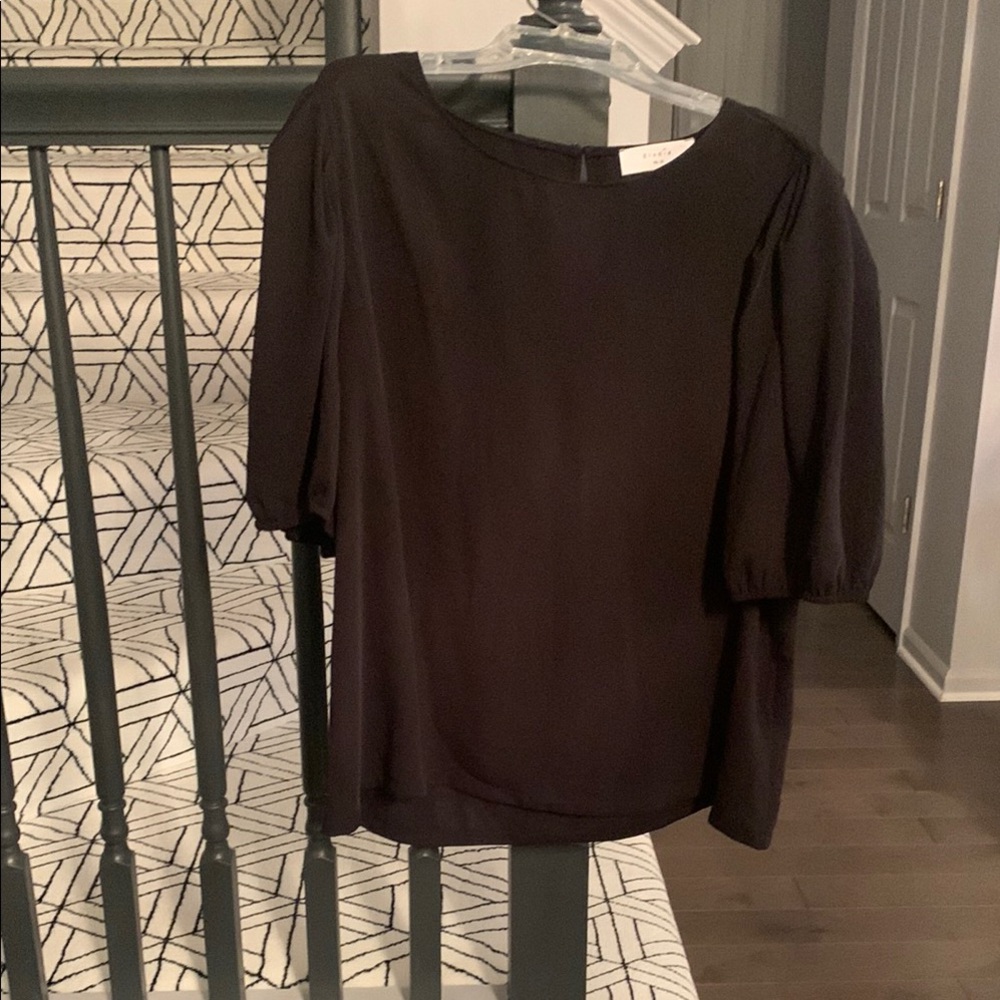 NWT Elodie Black Puff Sleeve Blouse with Short Sleeves